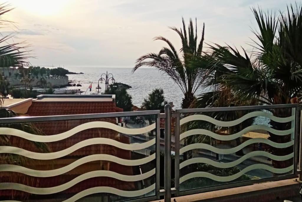 Casa Flora A Due Passi Dal Mare Daire Giovinazzo Dış mekan fotoğraf