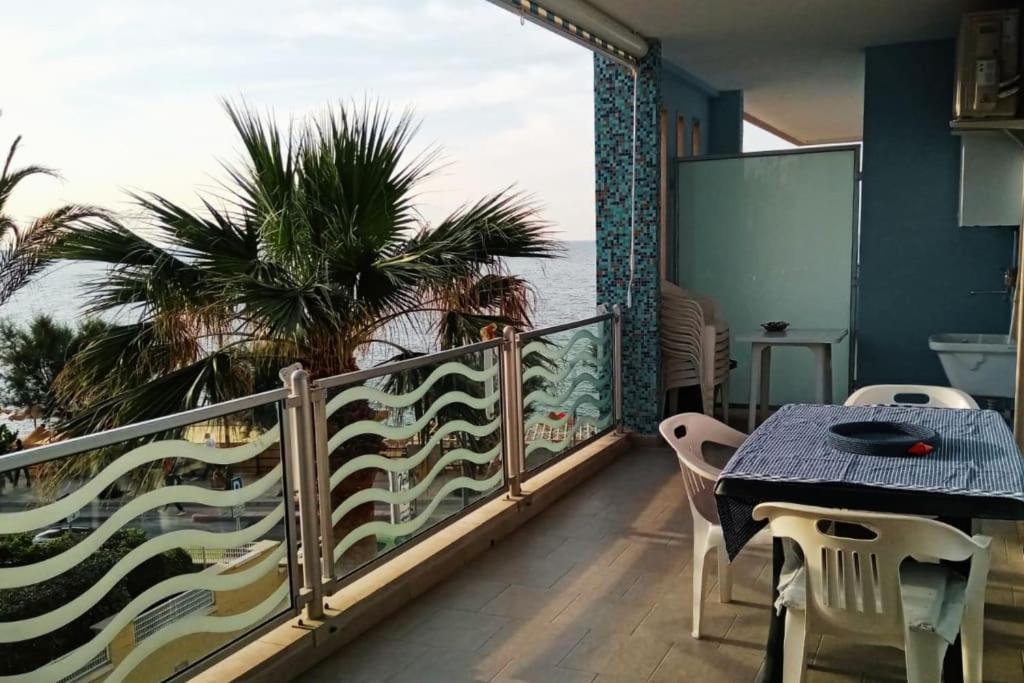 Casa Flora A Due Passi Dal Mare Daire Giovinazzo Dış mekan fotoğraf